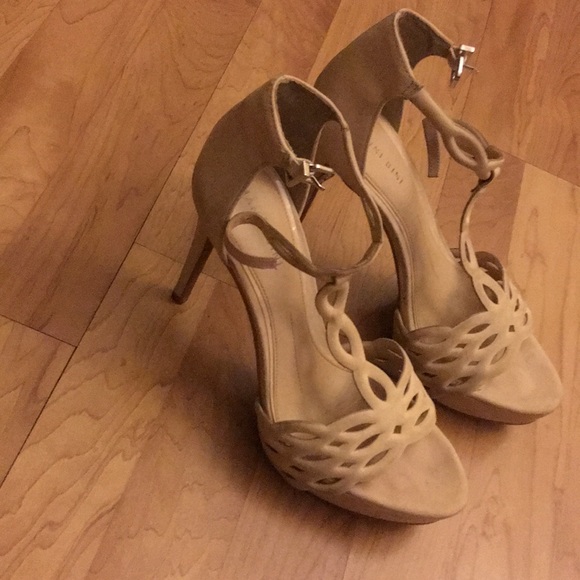 Gianni Bini Heels - Picture 2 of 4